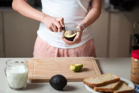 What Is ‘Avocado Hand’? Experts Explain the Common Kitchen Knife Injury